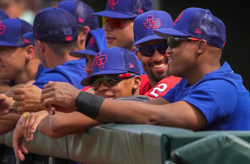 Let's watch Adrian Beltre try to bounce a ball off the Astros