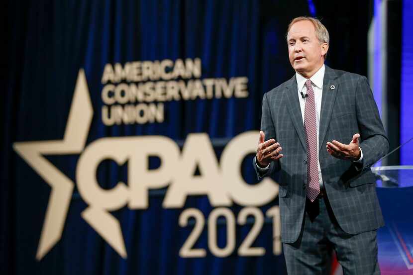 El fiscal general de Texas, Ken Paxton, da un discurso en la Conferencia de Acción Política...