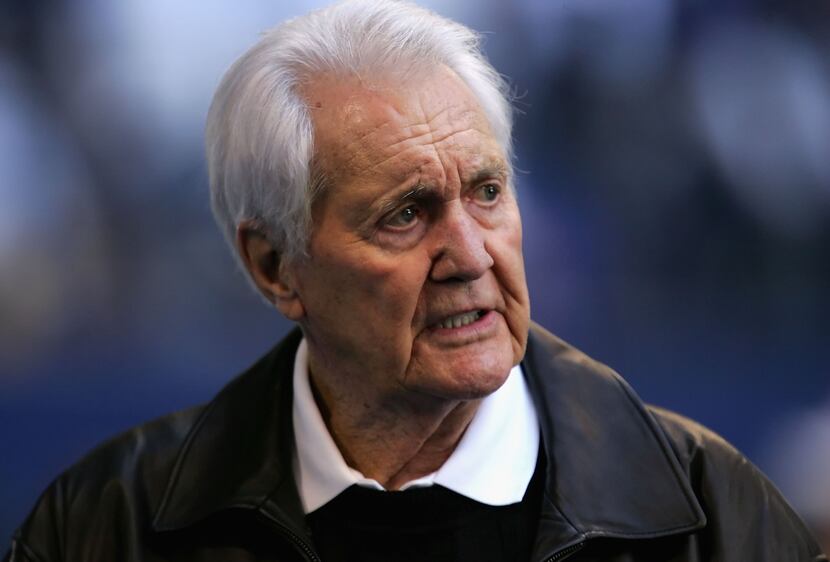   Pat Summerall walks the sidelines during warm ups to the NFC Divisional Playoff game...