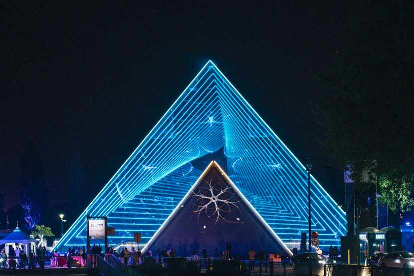 PY1, una atracción turística que ofrece un lugar de entretenimiento en forma de pirámide de...
