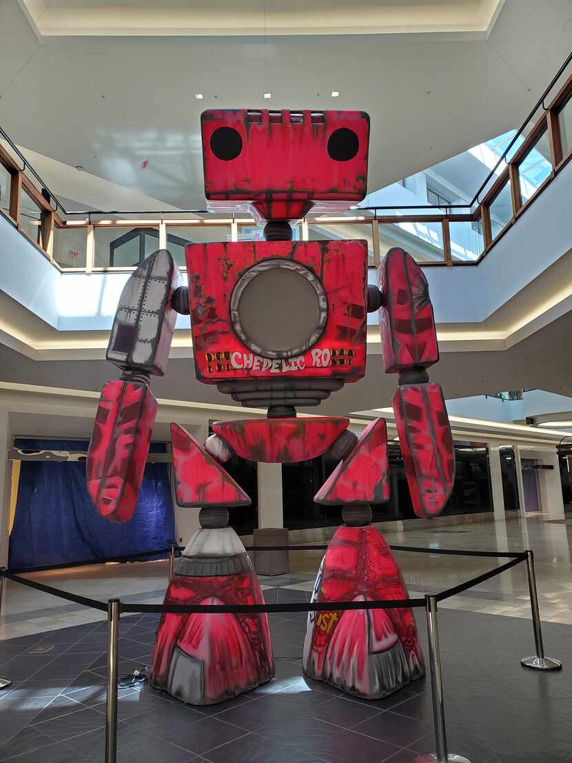 A 16-foot Psychedelic Robot just appeared inside Plano's Shops at Willow Bend. The sculpture...