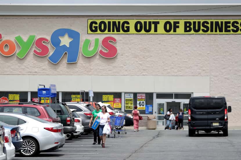 A group of investors is planning a comeback for the Toys R Us brand.