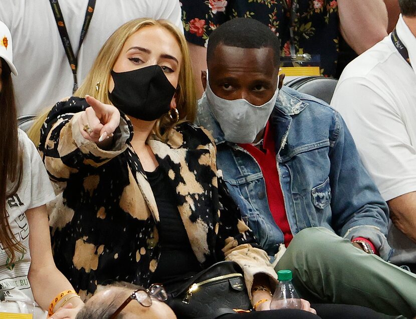 Adele junto a Rich Paul en el Juego 5 de las Finales de la NBA entre los Milwaukee Bucks y...