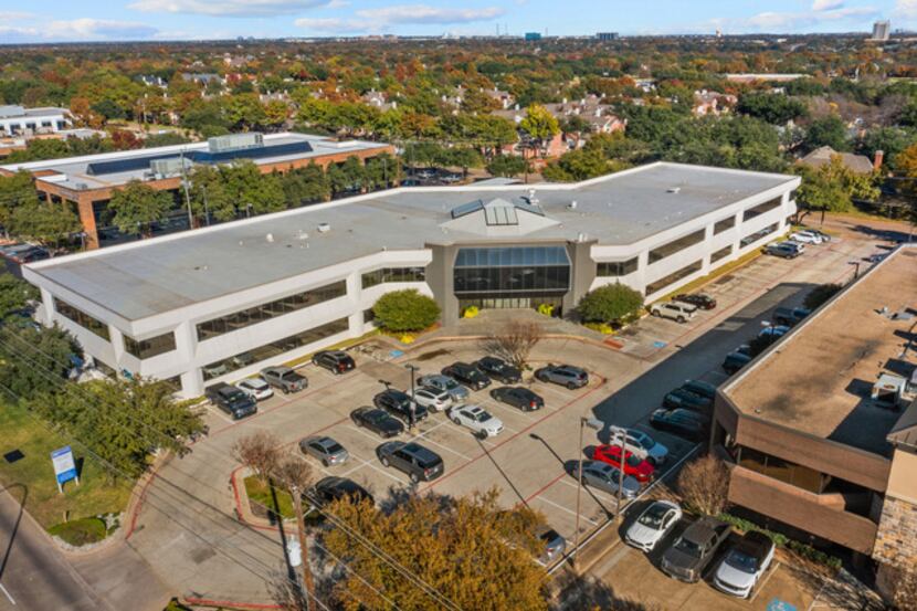 Kennington Commercial purchased the office at 17110 North Dallas Parkway.