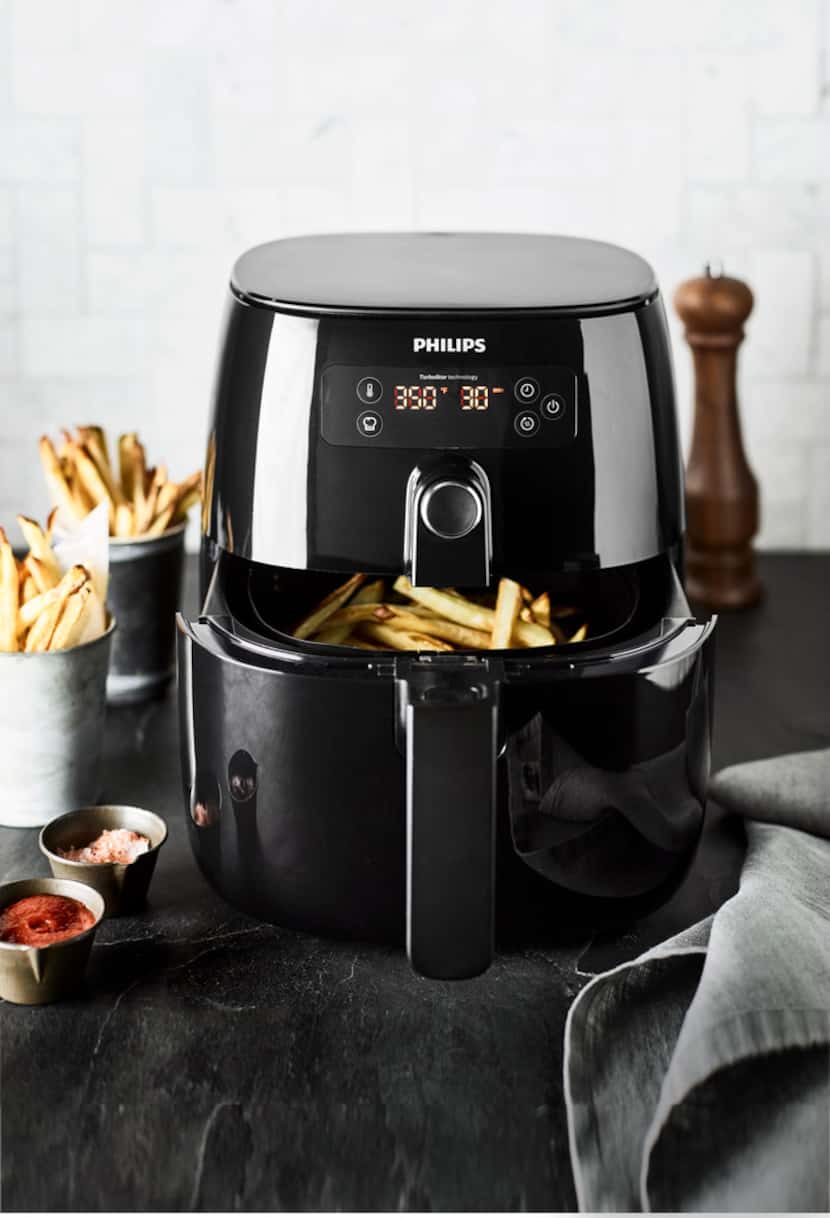 Philips Avance XL Digital Airfryer is a great gift for healthy eaters.
