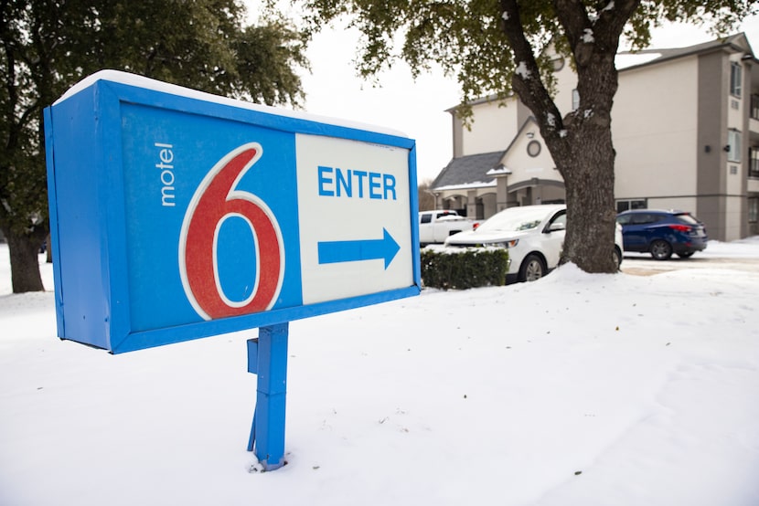 People are turned away due the Motel 6 in North Arlington losing power. 