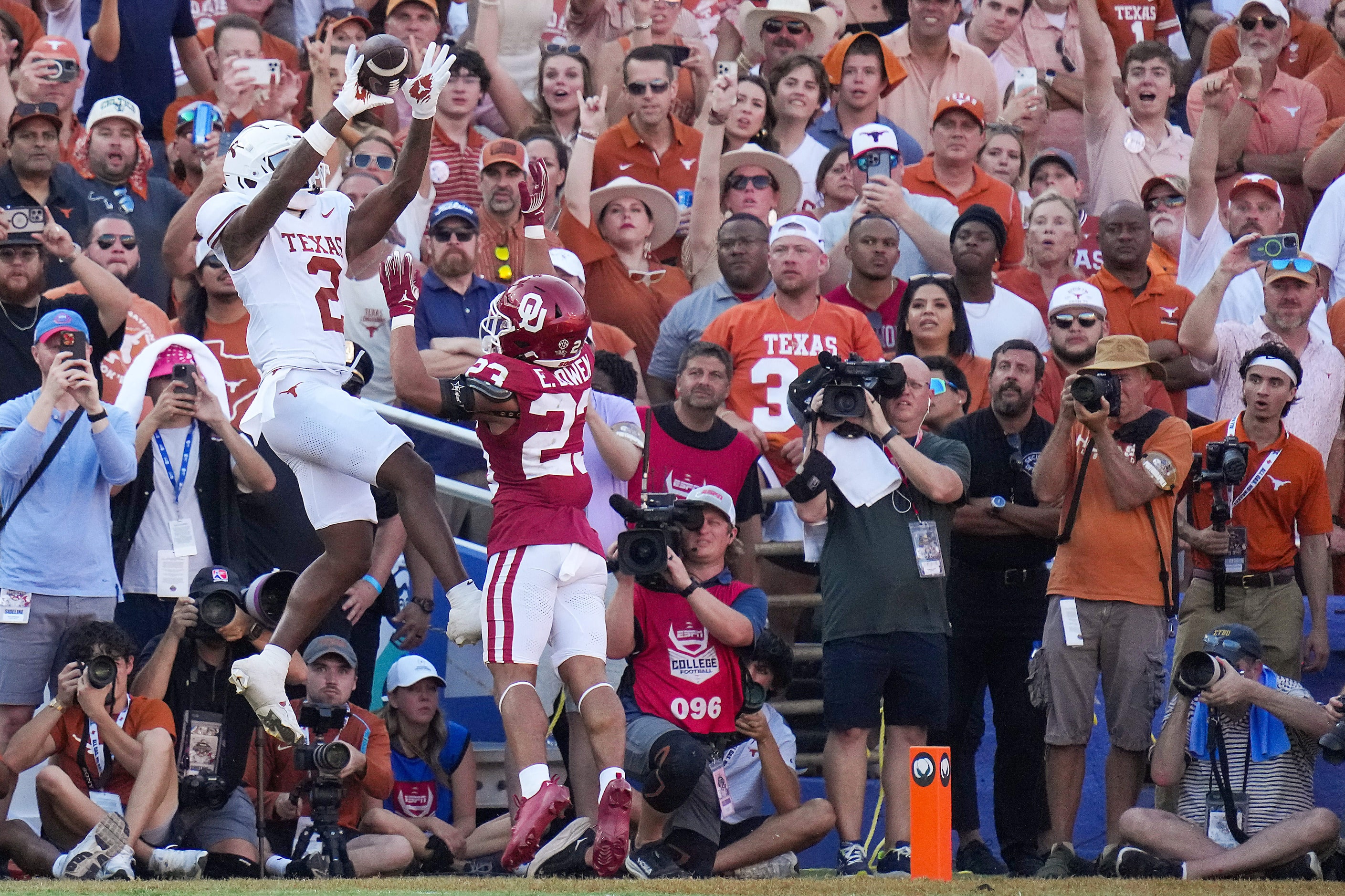 Texas wide receiver Matthew Golden (2) can’t come down with a pass in the end zone as...