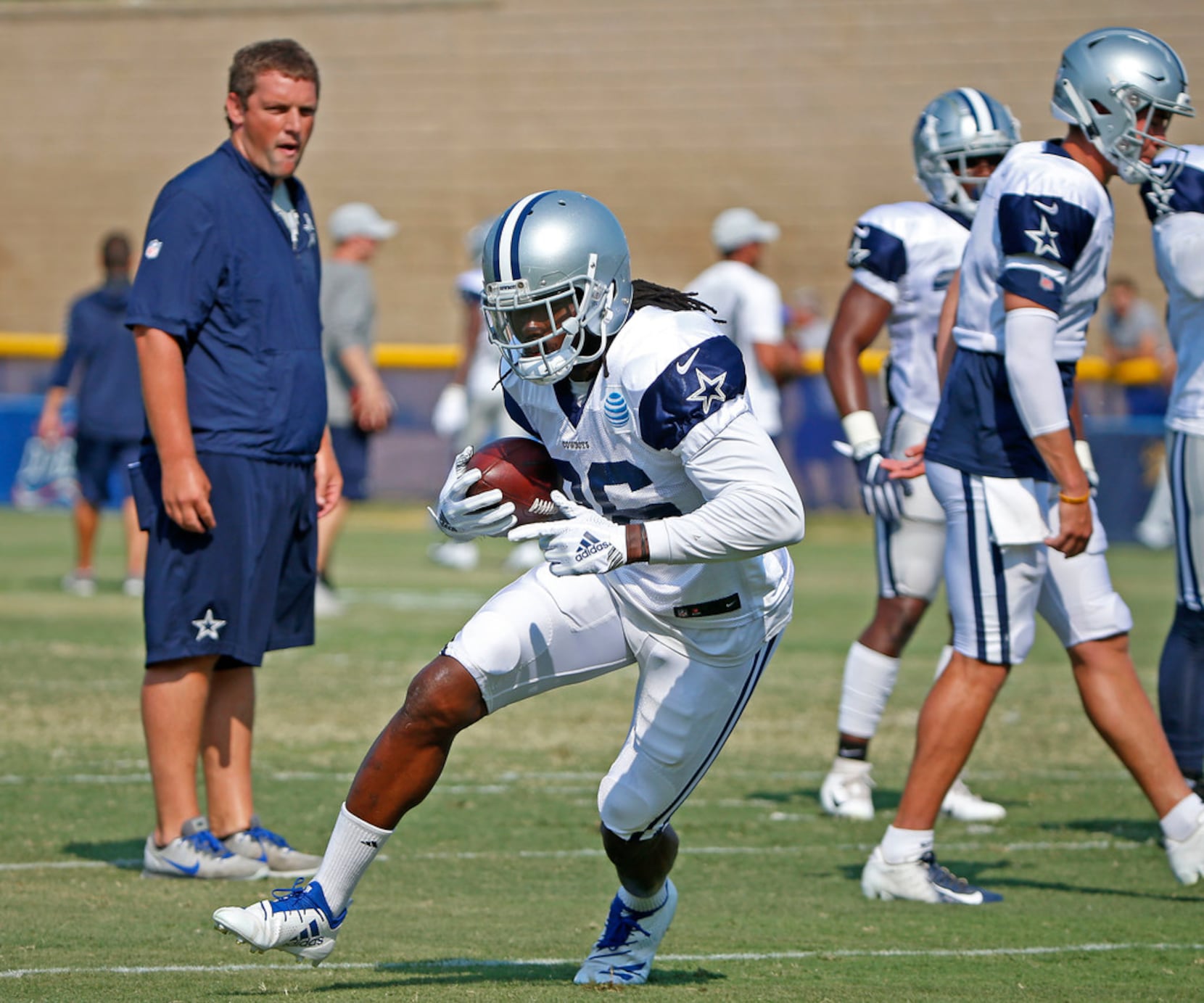 After Cowboys waive rookie Darius Jackson, Browns quickly snatch up RB