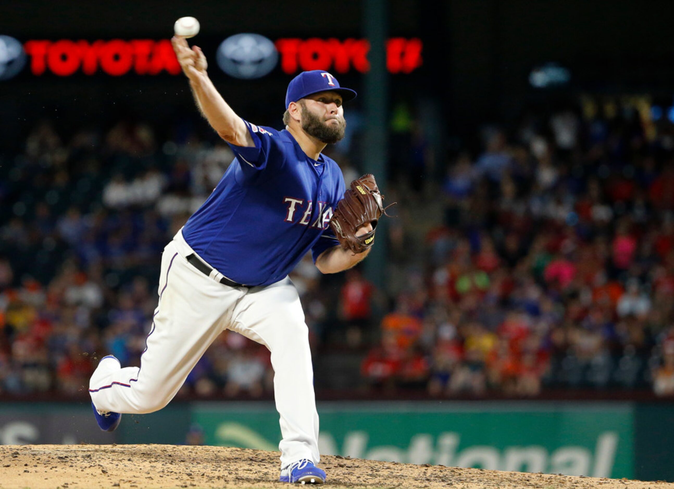 Texas Rangers starting pitcher Lance Lynn (35) during the fifth inning at Globe Life Park in...