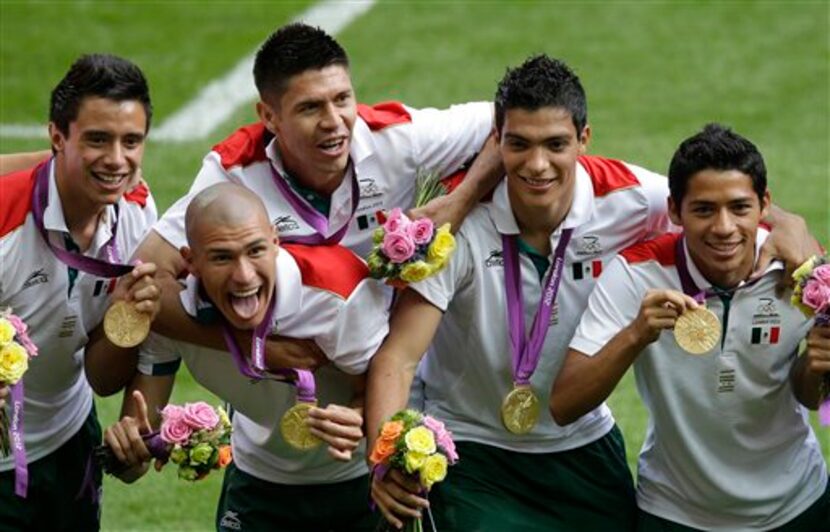 En esta foto de archivo del 11 de agosto de 2012, los jugadores de la selección de fútbol de...