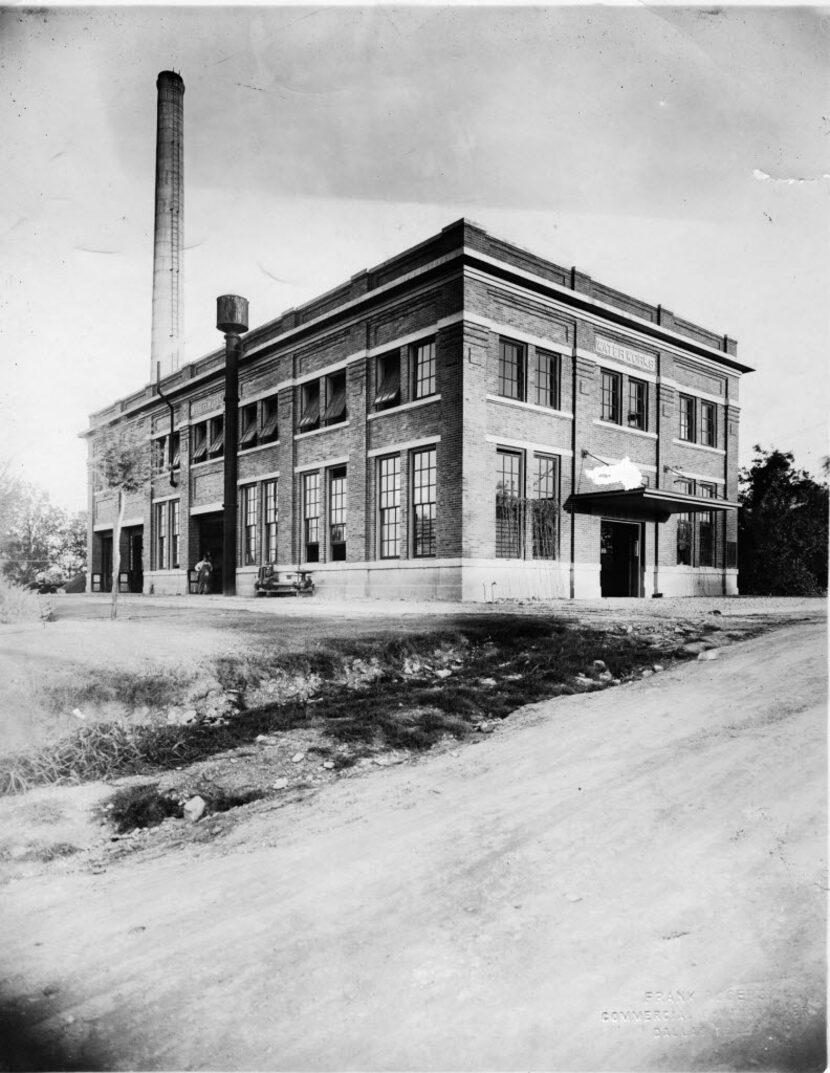  The Oak Cliff Pump House as it looked when it opened 102 years ago (Dallas Municipal Archives)