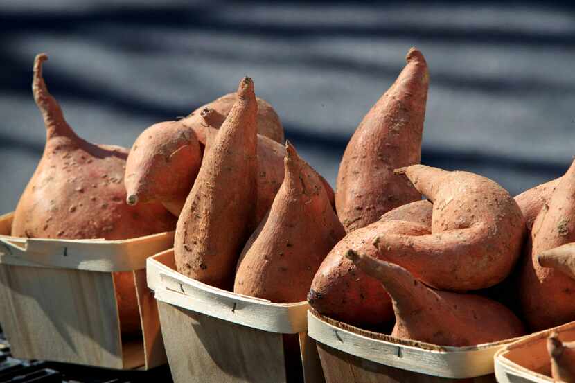 Sweet potatoes, o camotes, con harina y yogurt es la nueva receta para una tarde dulce.