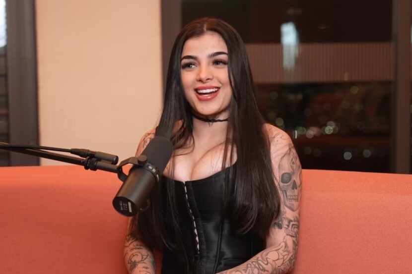 La influencer Karely Ruiz en el podcast 'Abstracta Mente', del youtuber Julio Orozco.