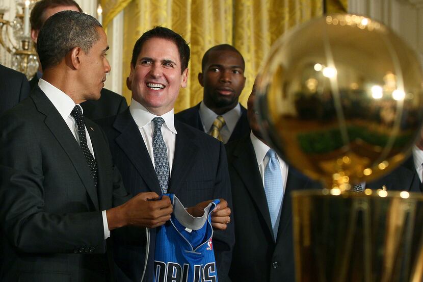 WASHINGTON, DC - JANUARY 09:  President Barack Obama (L), and owner Mark Cuban participate...