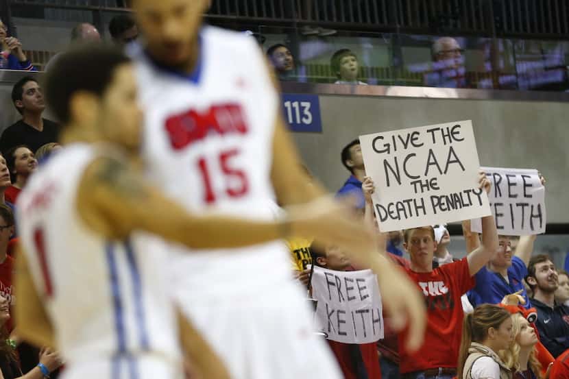 SMU Mustangs fans plead for the release of guard Keith Frazier who has been academically...