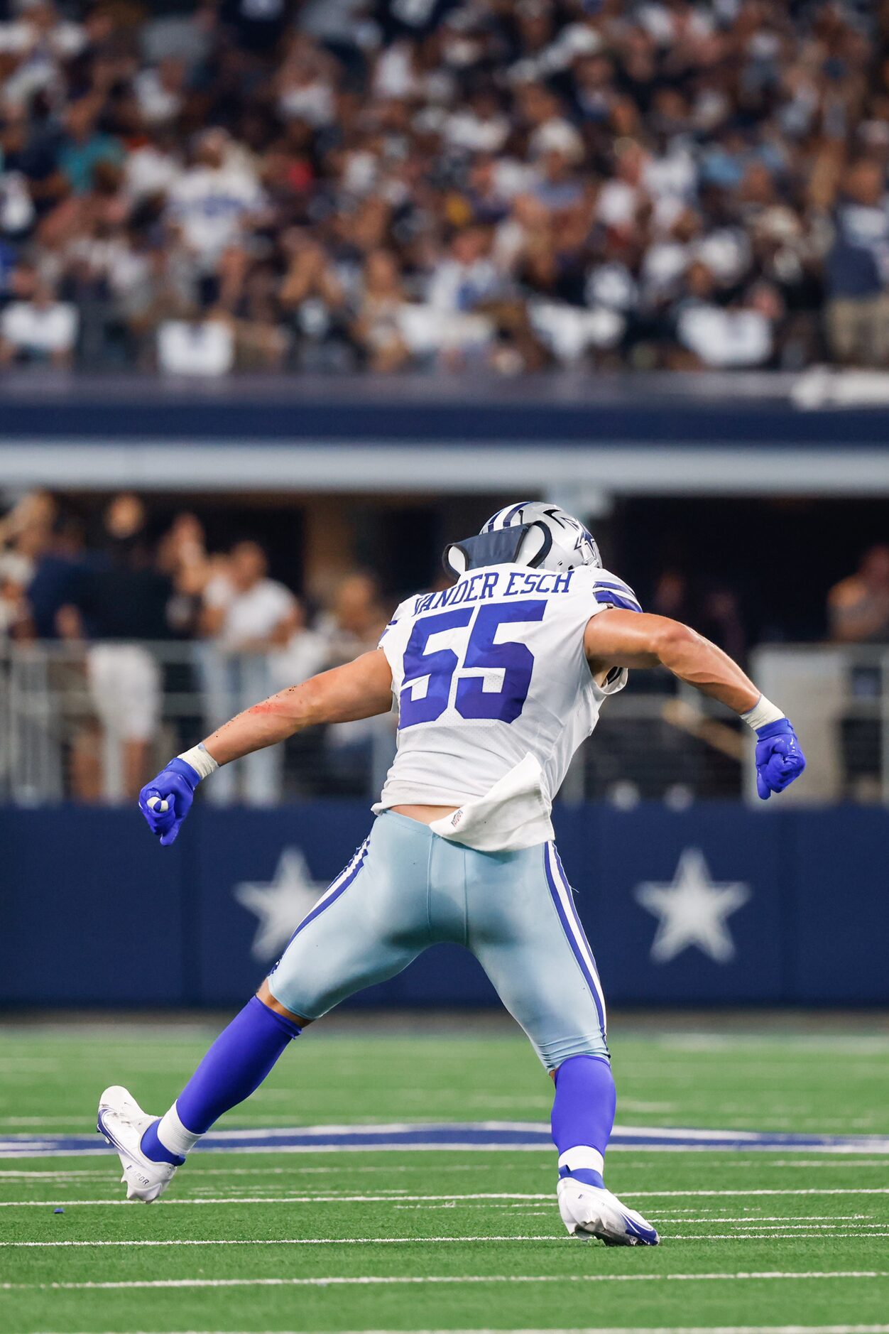 Dallas Cowboys linebacker Leighton Vander Esch (55) celebrates a sack over Cincinnati...