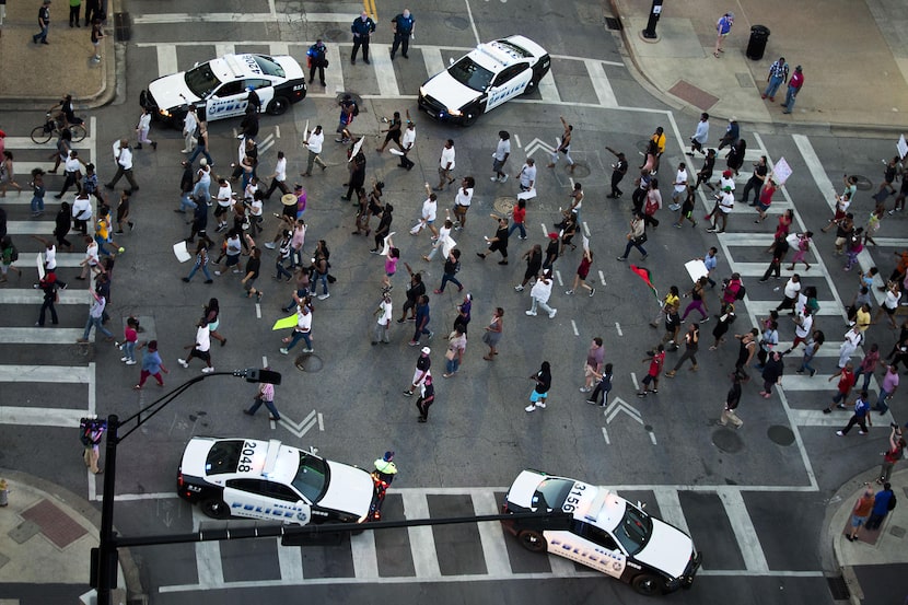 Una vista aérea muestra el final de la marcha de Black Lives Matter. El ataque empezó 10...