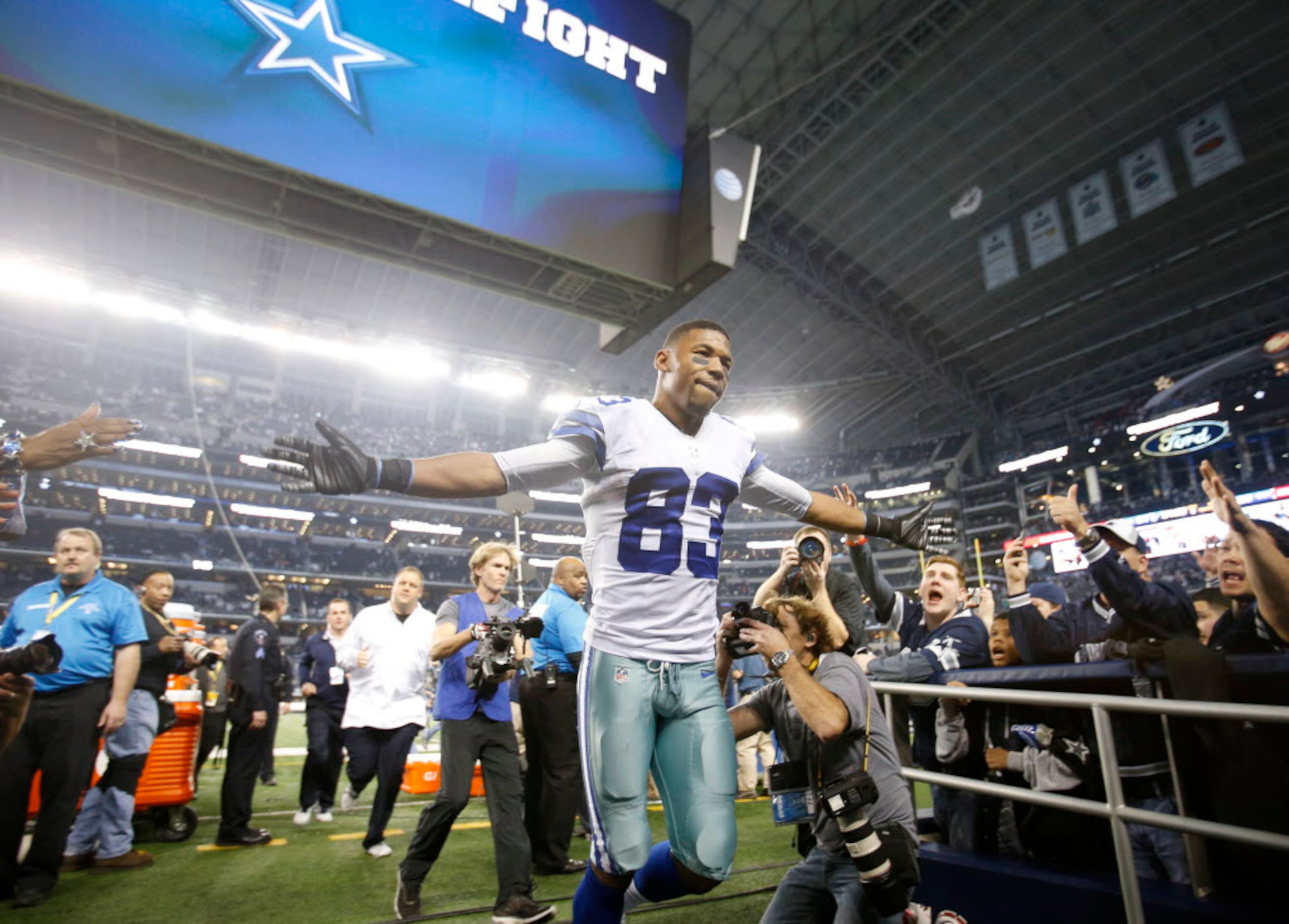 Dallas Cowboys announce fantasy sports suite at AT&T Stadium in deal with  DraftKings