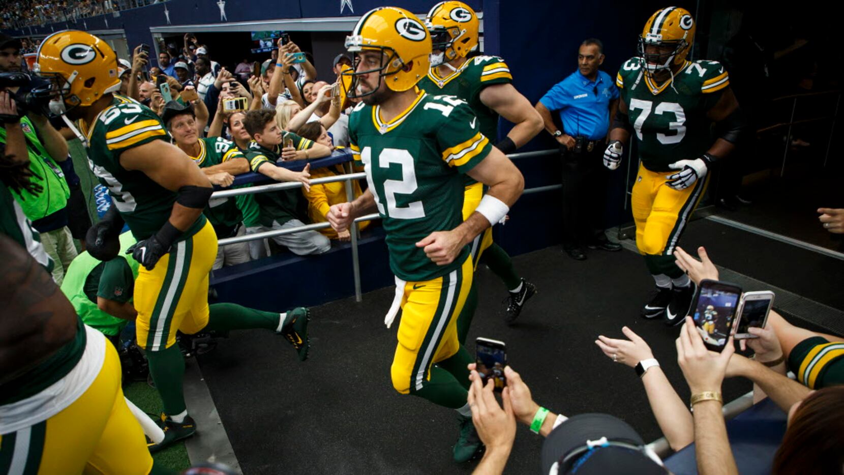 Packers QB Aaron Rodgers tests positive for COVID-19, won't play