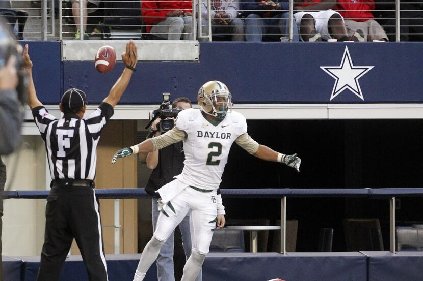 Baylor wide receiver Terrance Williams (2) celebrates a 4th quarter touchdown against Texas...