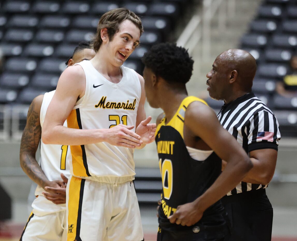 Frisco Memorial's Drew Steffe (21) makes an appeal to a referee during the first half of...