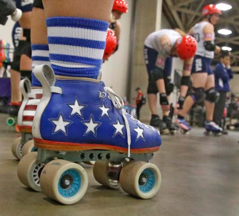 Book review: 'Roller Derby: The History of an American Sport