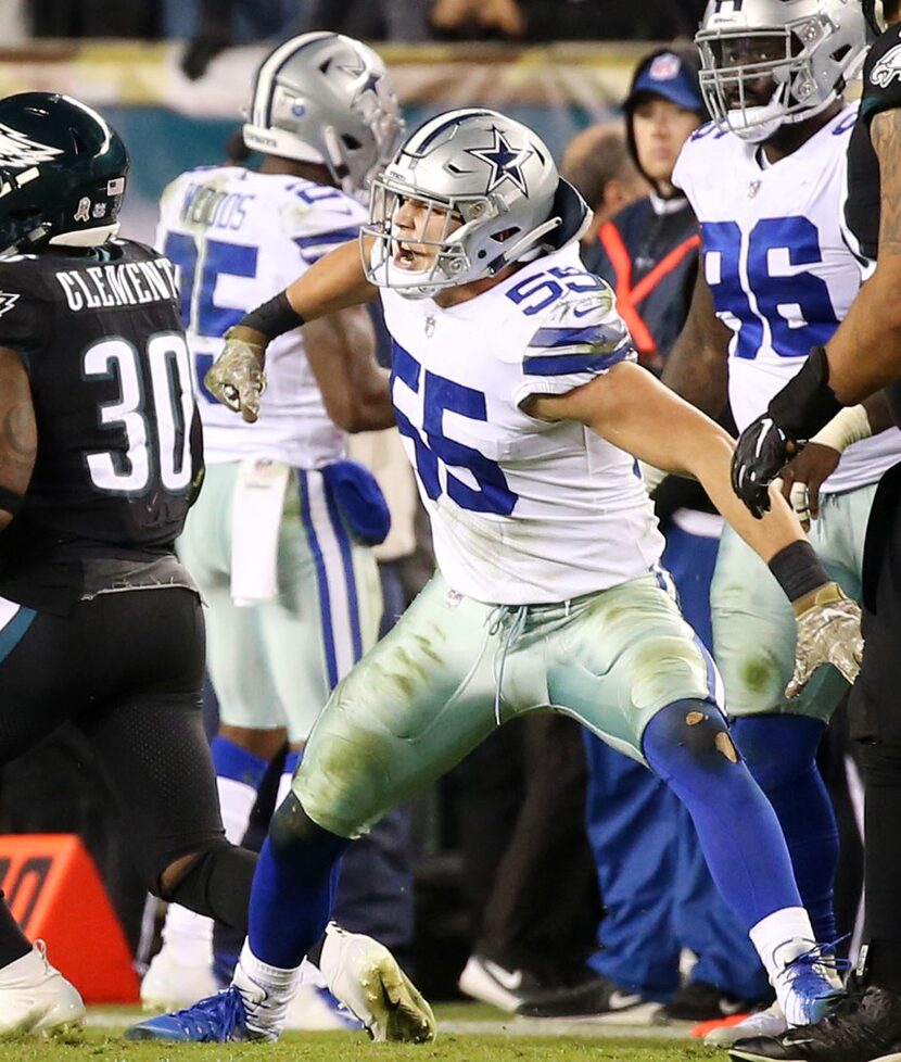 Dallas Cowboys outside linebacker Leighton Vander Esch (55) celebrates in the fourth quarter...