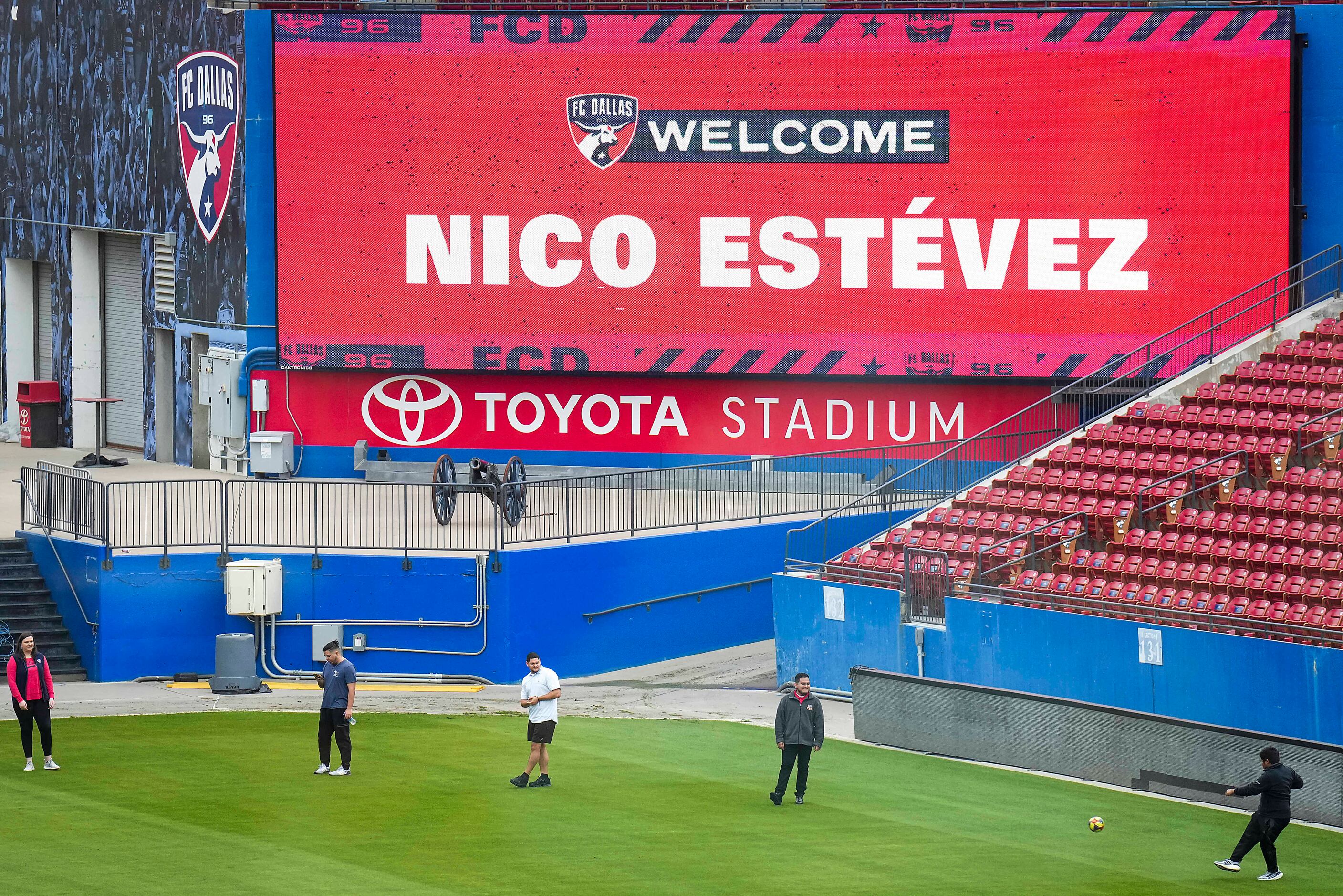 Signboard in Toyota Stadium welcome new FC Dallas head coach Nico Estévez before his...