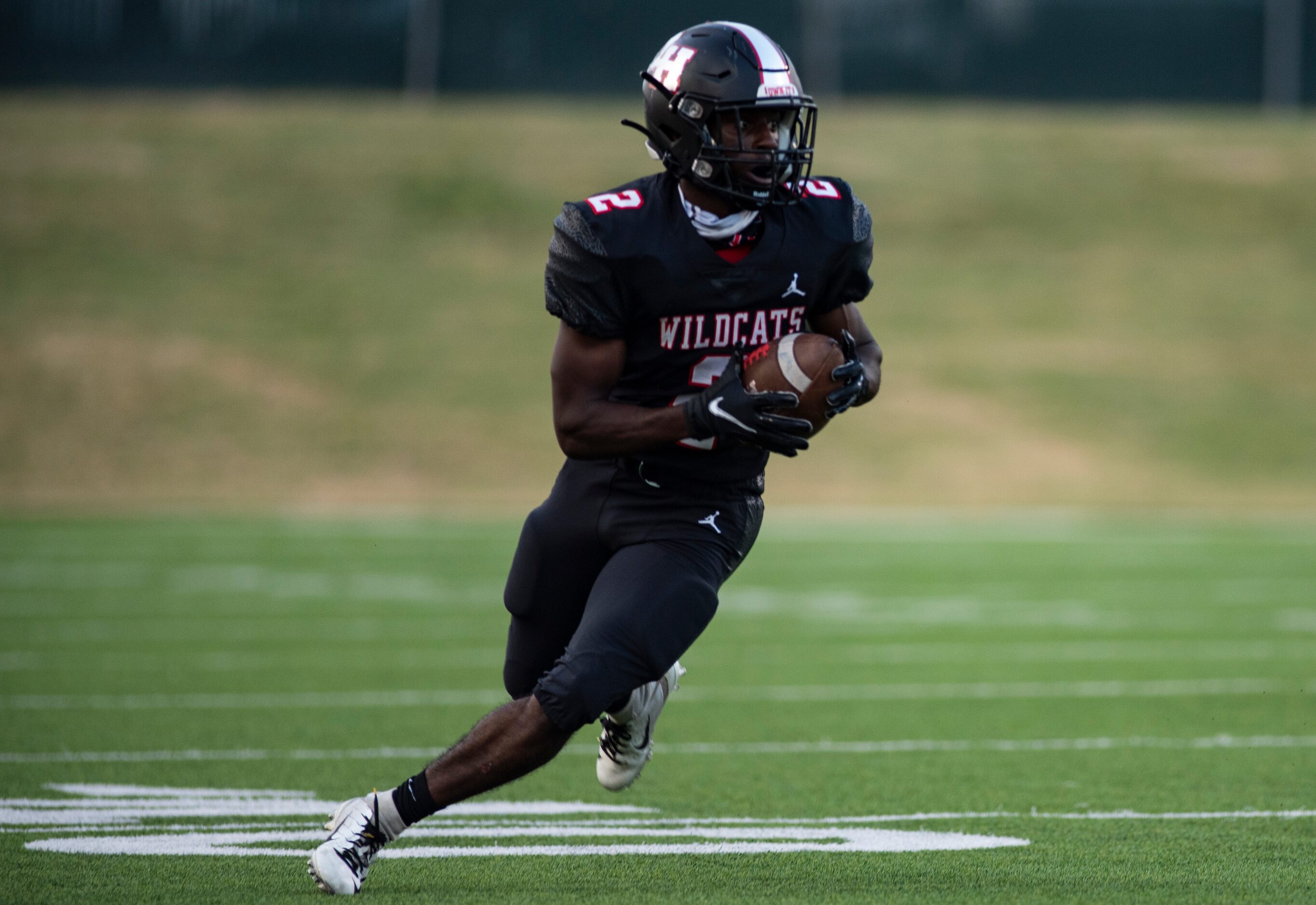 Lake Highlands senior Noelle Whitehead (2) rushes up the field during Lake HighlandÕs home...