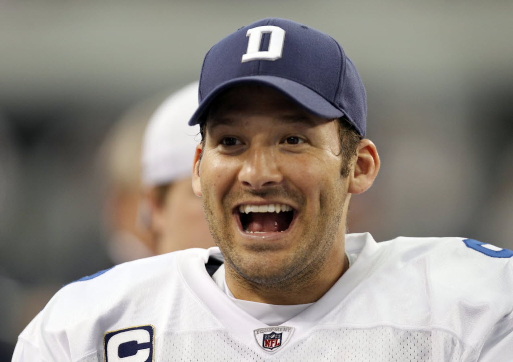 Romo Leaving NFL For CBS, Replacing Simms - Sports Media Watch