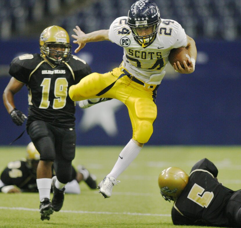 ORG XMIT: *S19230CB8* 125693   11/30/07 -  Highland Park RB Michael Thatcher (24) takes the...