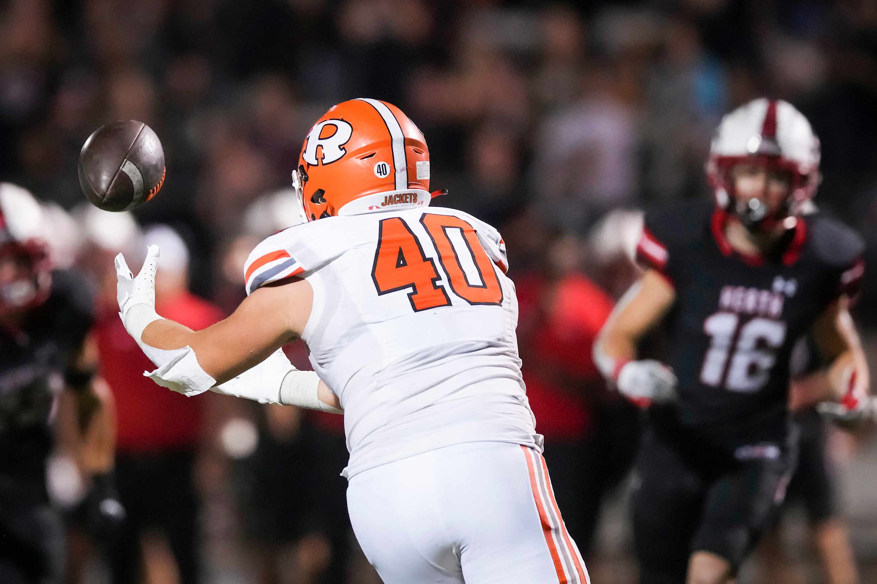 Rockwall tight end Brennan Ray (40) catches a 21-yard touchdown pass during the second half...