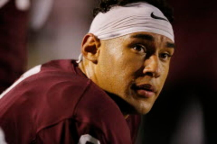 Ennis defensive end James Lockhart (9) along the sideline in the second quarter during a...