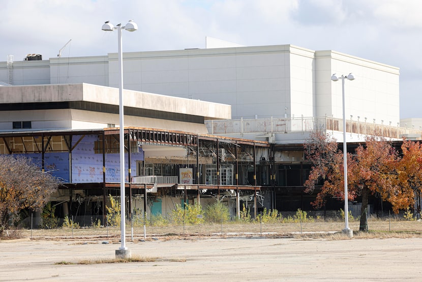 One of the remaining sections of the former Valley View Mall.