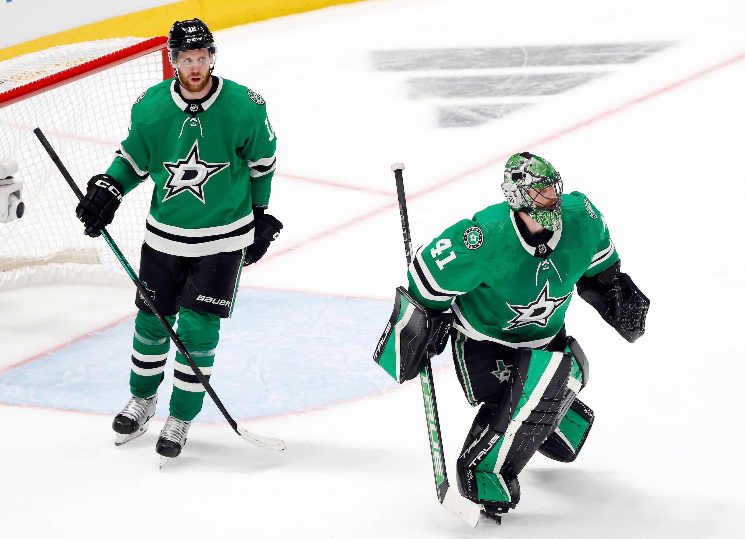 Dallas Stars goaltender Scott Wedgewood (41) quickly skates off the ice after the hour...