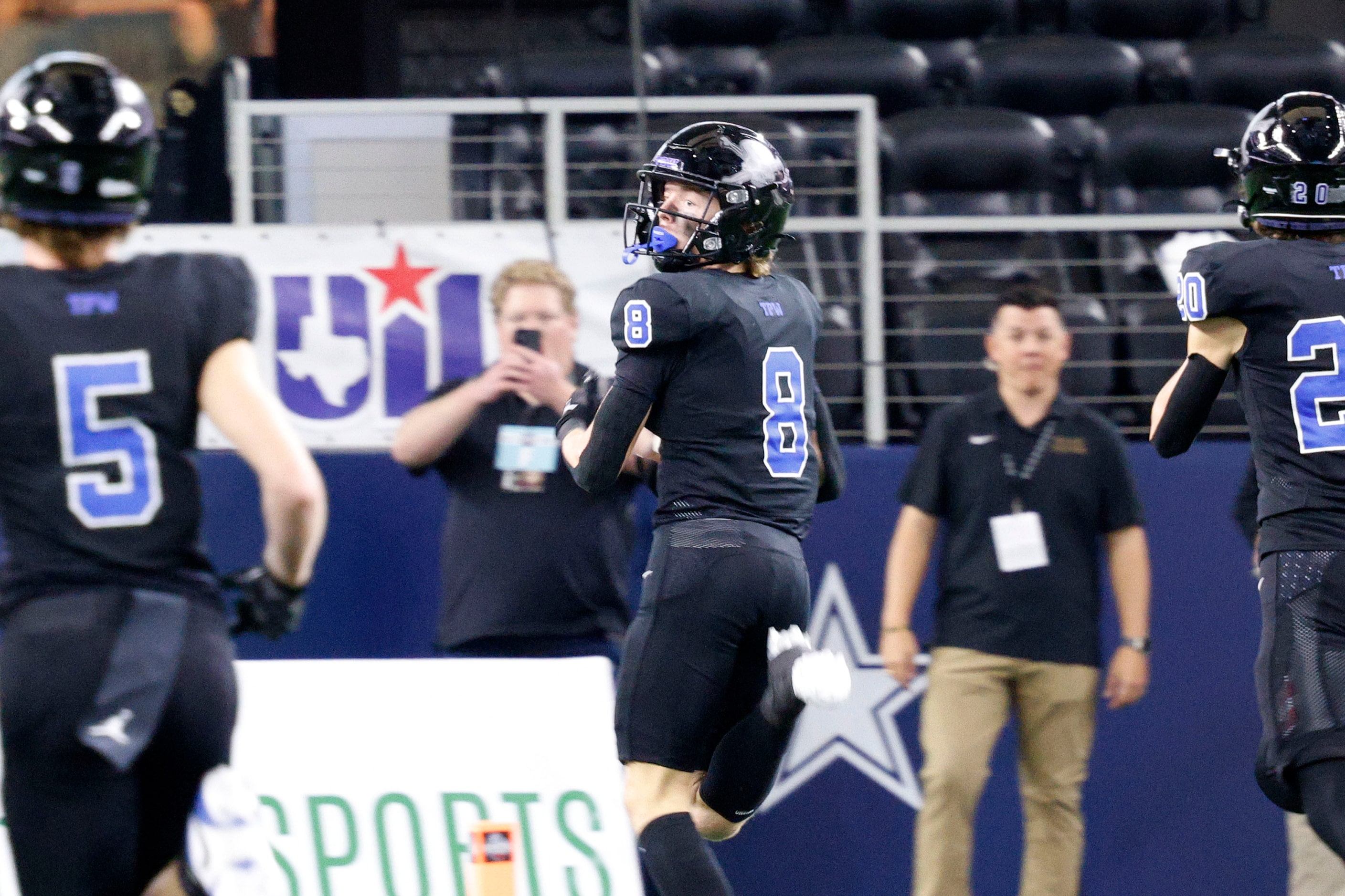 Gunter's  Mitchell Gage (8) runs for a touchdown against Woodville in the second half of the...