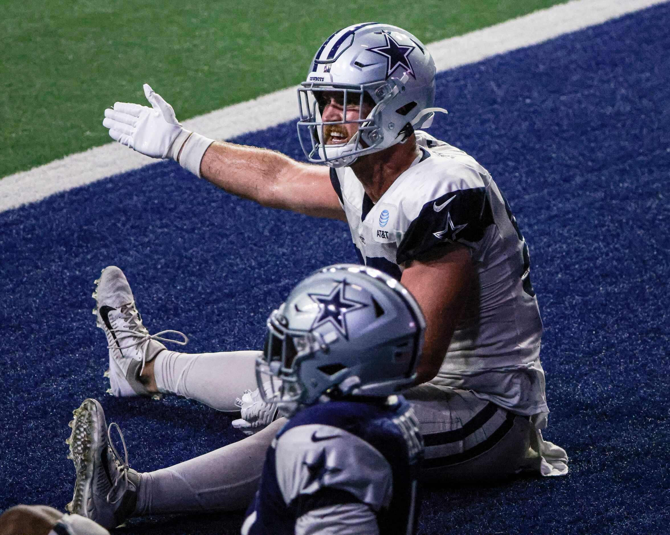Dallas Cowboys tight end Dalton Schultz (86) reacts to an overthrown pass and tackle during...