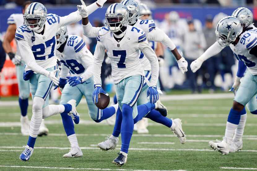 Dallas Cowboys cornerback Trevon Diggs (7) races to the end zone with the football after the...