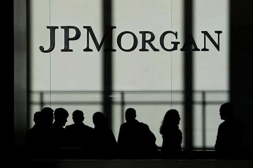 El logo de JPMorgan Chase & Co. se ve desplegado en las jefaturas del corporativo en Nueva...