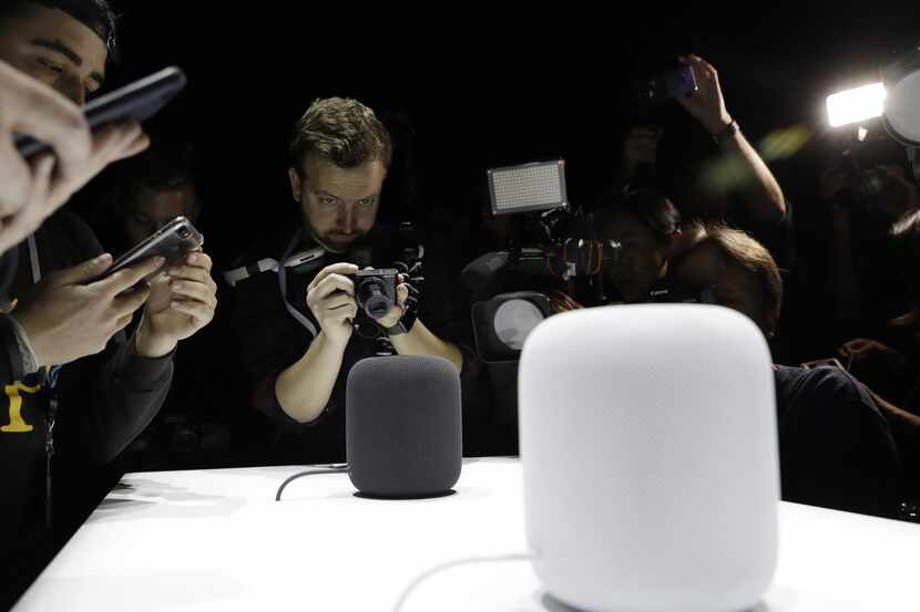 El aparato HomePod de Apple fue presentado el lunes en San José, Calif.(AP)
