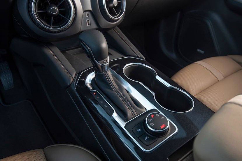 2019 Chevrolet Blazer console with shifter and drive mode selector