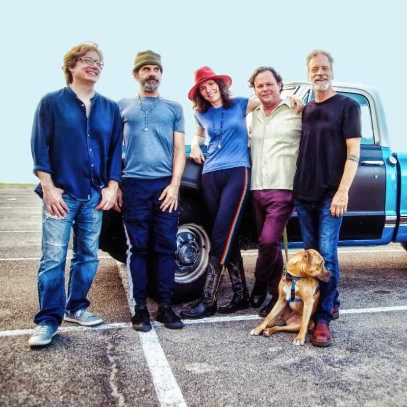 Edie Brickell and the New Bohemians 