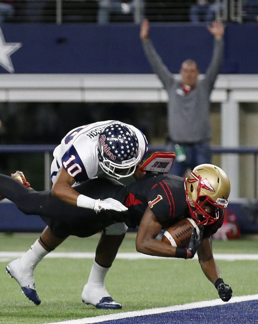 Denton Ryan linebacker Delano Robinson (10) is unable to tackled South Grand Prairie wide...