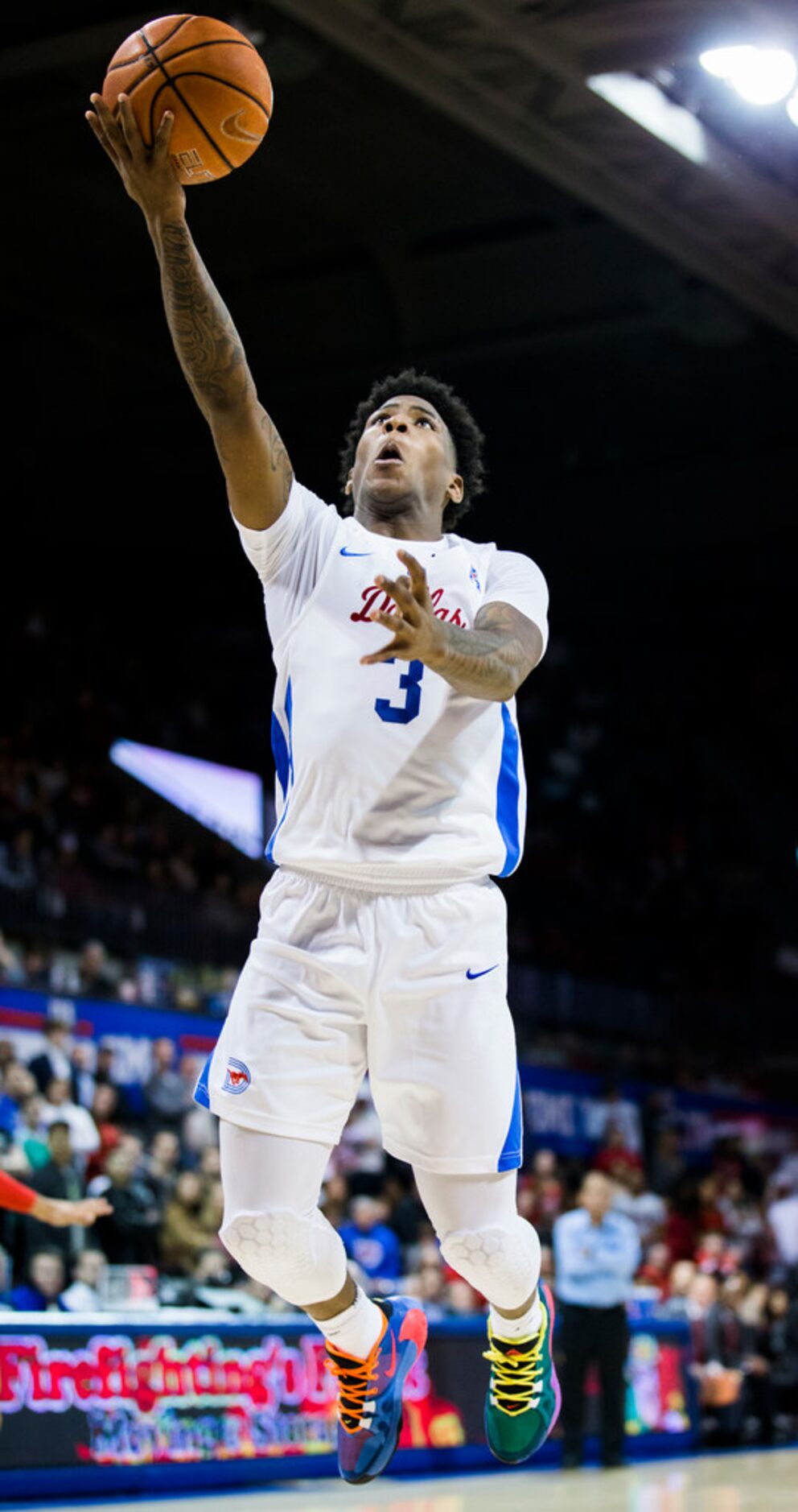 Southern Methodist Mustangs guard Kendric Davis (3) teaks a shot during overtime of a...