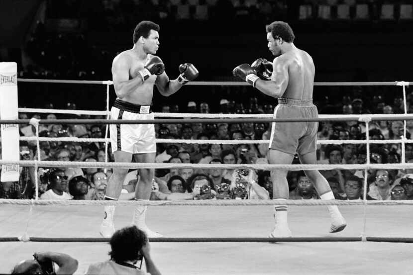 (FILES) This file photo taken on October 30, 1974 shows the fight between US boxing...