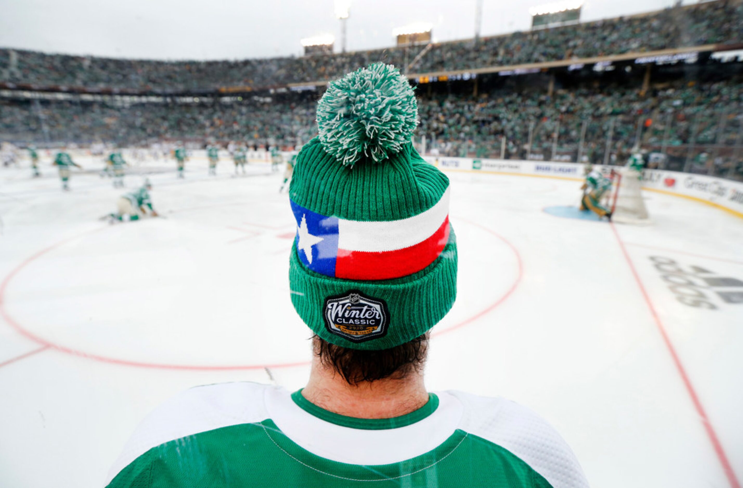 Dallas Stars right wing Alexander Radulov (47) wears the Texas Winter Classic stocking cap...