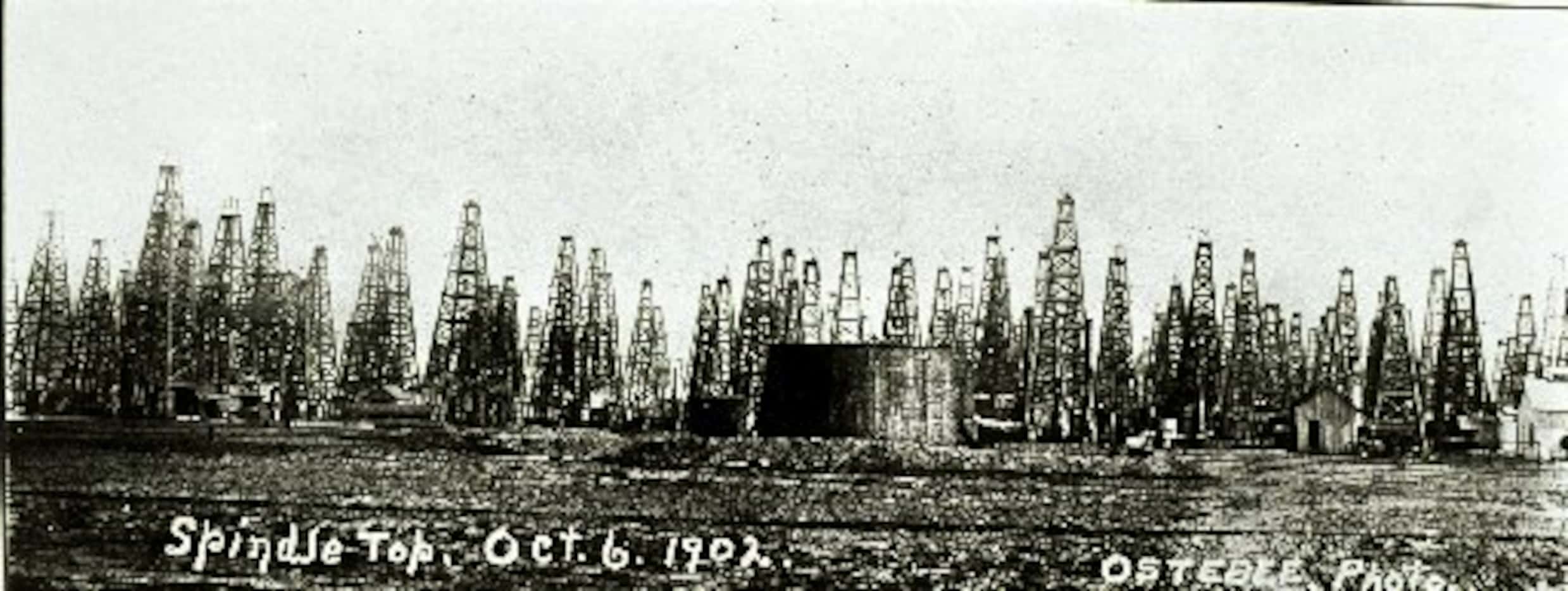 Beaumont Spindletop photographs 1901-1920.