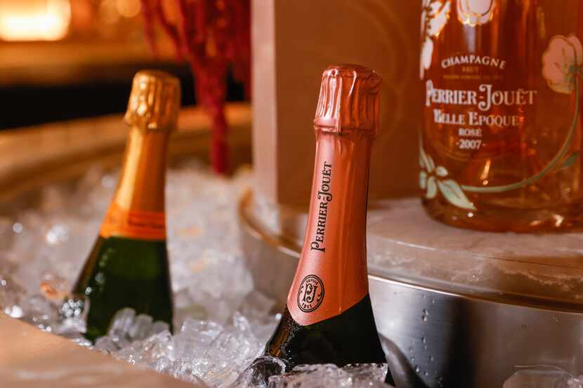 El Champagne es la bebida oficial del amor.