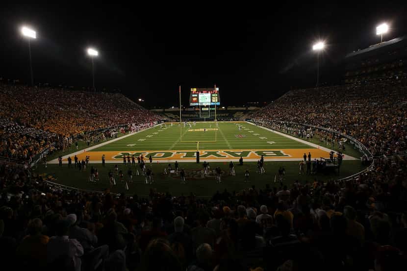 WACO, TX - NOVEMBER 19:  A general view of play between the Oklahoma Sooners and the Baylor...
