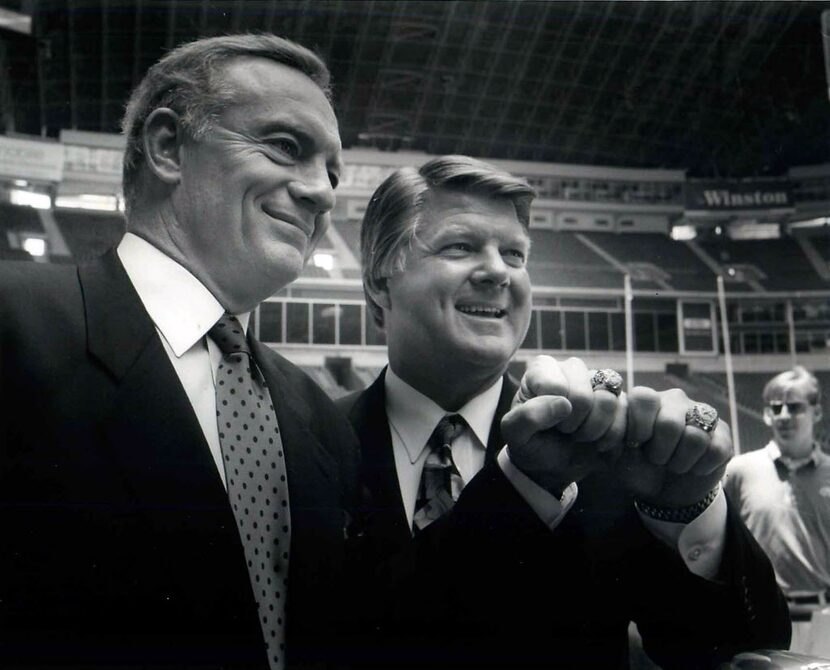 Foto de archivo de 1993 - Jerry Jones junto a Jimmy Johnson.